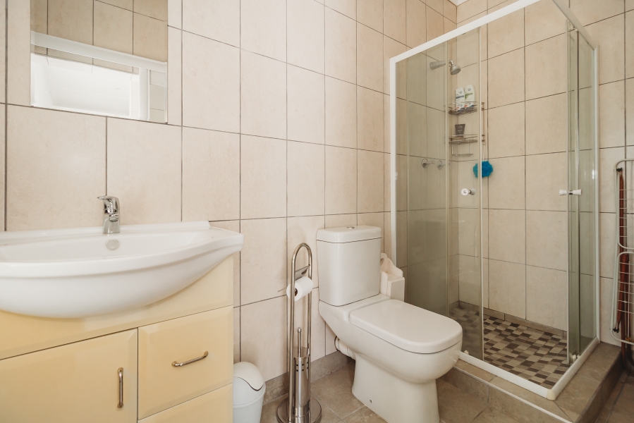 5 Bedroom Property for Sale in Heather Park Western Cape